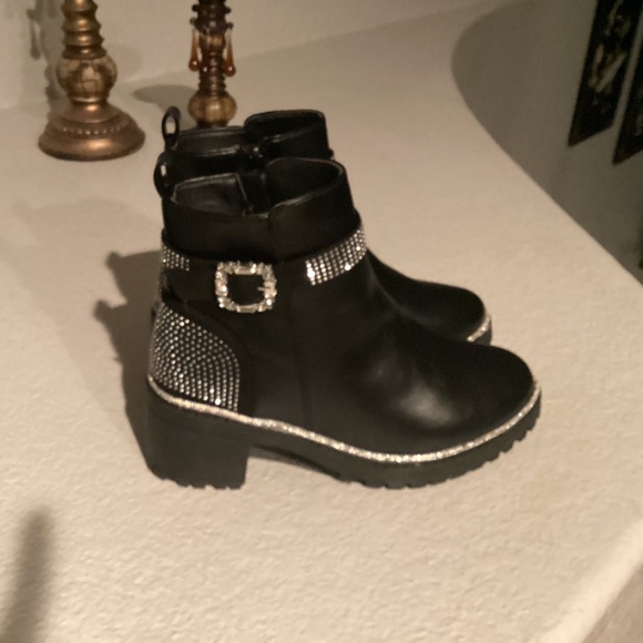 Rouge Women Ankle Sequins Boots, Size 8, Color Black NEW - Picture 2 of 4